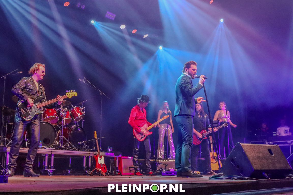 BOUKE & THE ELVIS MATTERS BAND    (2)